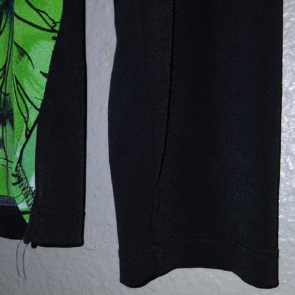 Susan Graver Graphic Blouse - Picture 3 of 6